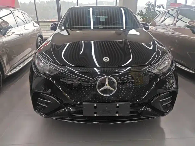 Mercedes-Benz EQE SUV — Фото автомобиля 2