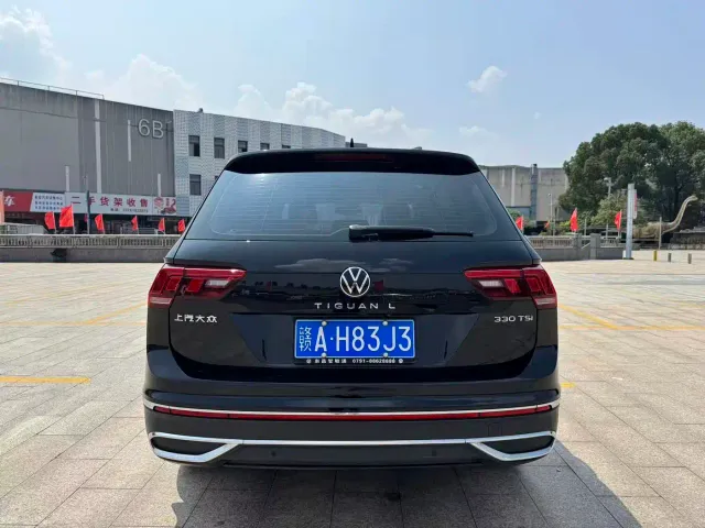 Volkswagen Tiguan L — Фото автомобиля 5