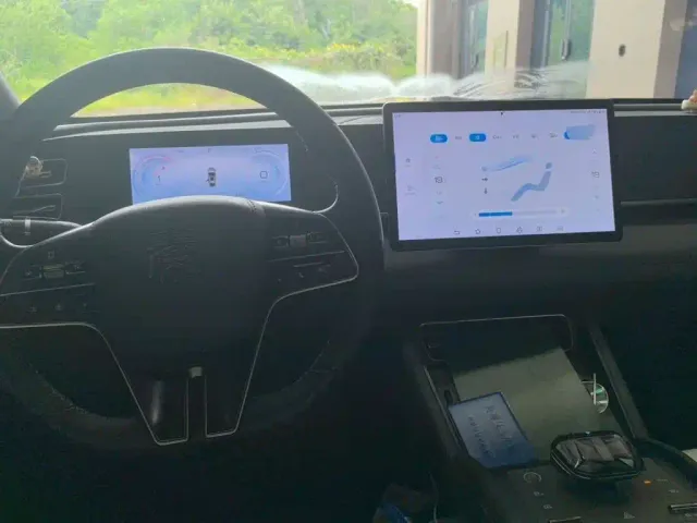 BYD Qin L — Фото автомобиля 20
