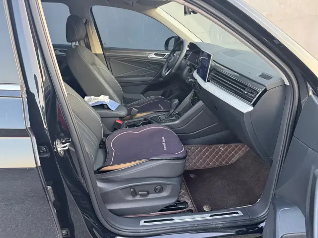 Volkswagen Tiguan L — Фото автомобиля 8