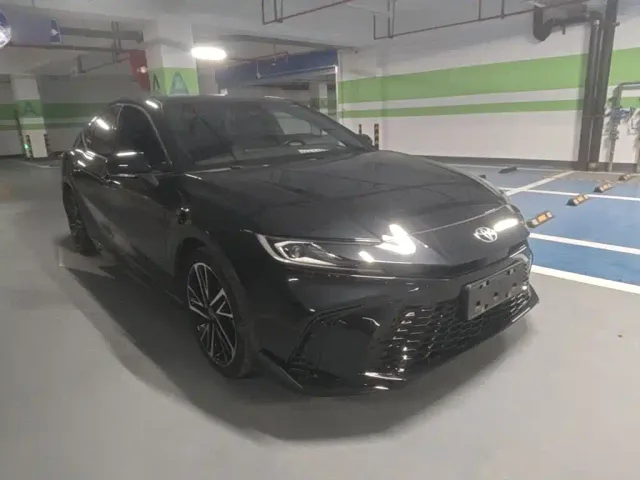 Toyota Camry — Фото автомобиля 3
