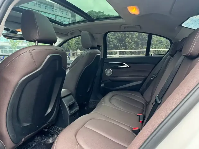 BMW 1 Series — Фото автомобиля 5