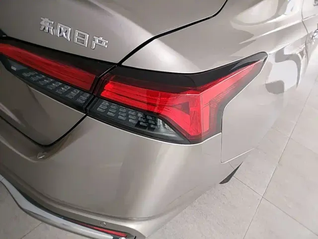 Nissan Teana — Фото автомобиля 7
