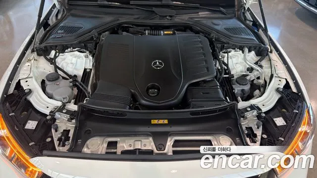 Mercedes-Benz E-Class — Фото автомобиля 6