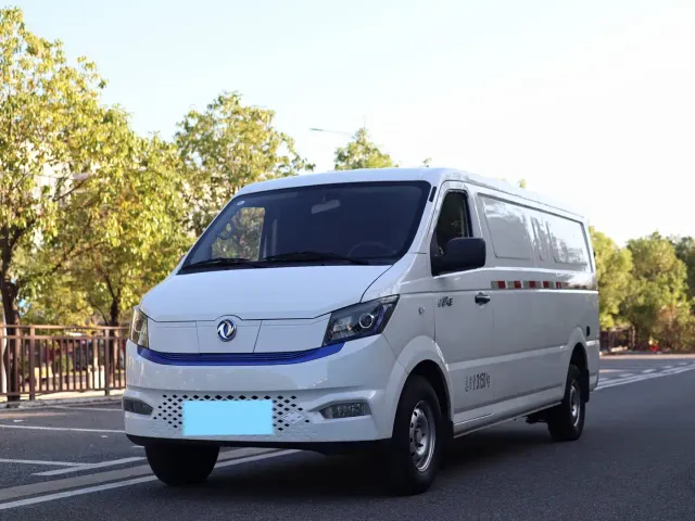 Фотография автомобиля — Dongfeng Yufeng EM27