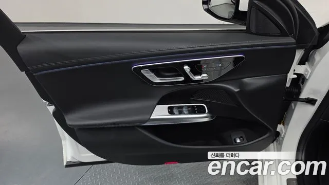 Mercedes-Benz E-Class — Фото автомобиля 21