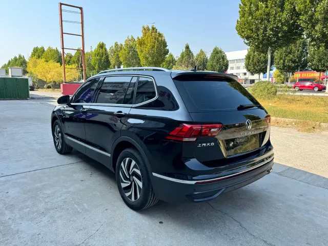 Volkswagen Tiguan L — Фото автомобиля 15