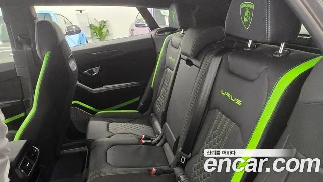 Lamborghini Urus — Фото автомобиля 9
