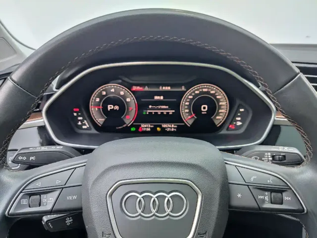 Audi Q3 — Фото автомобиля 10