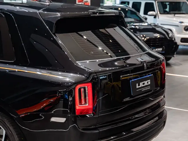Rolls-Royce Cullinan — Фото автомобиля 12