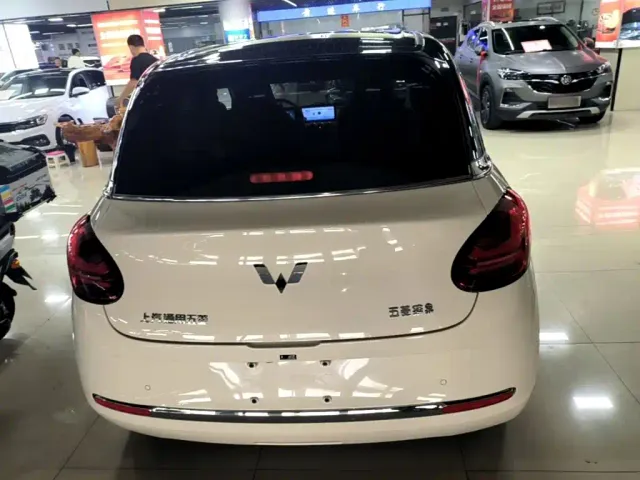 Wuling Bingo — Фото автомобиля 5