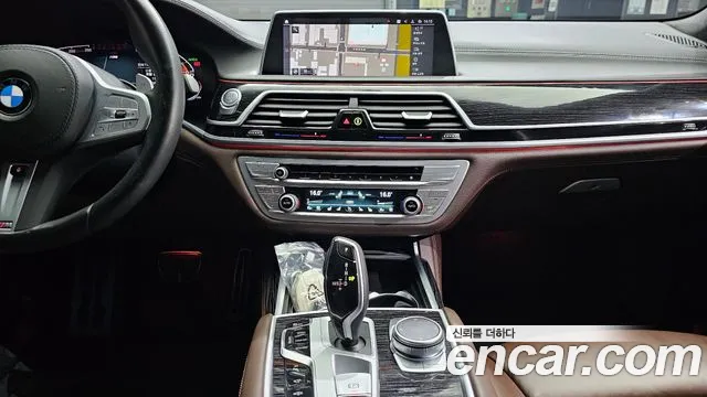 BMW 7 Series — Фото автомобиля 17
