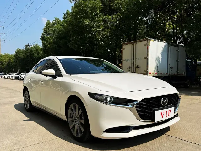 Mazda Axela — Фото автомобиля 3