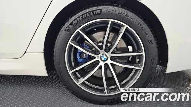 BMW 5 Series G30 — Фото автомобиля 21