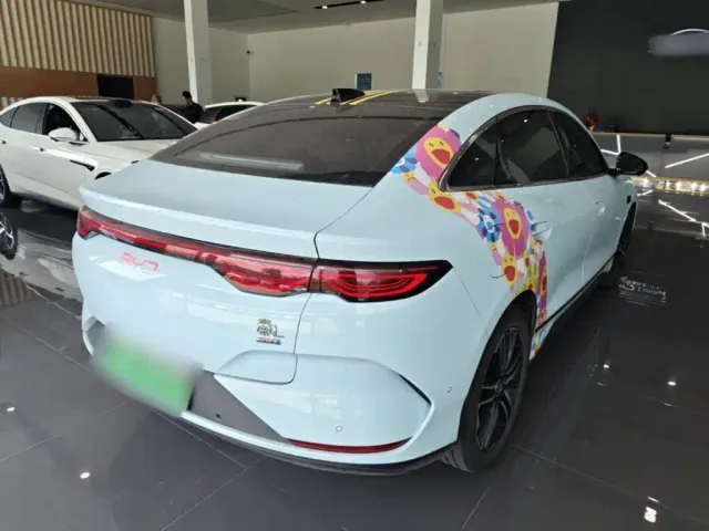 BYD Qin L — Фото автомобиля 6