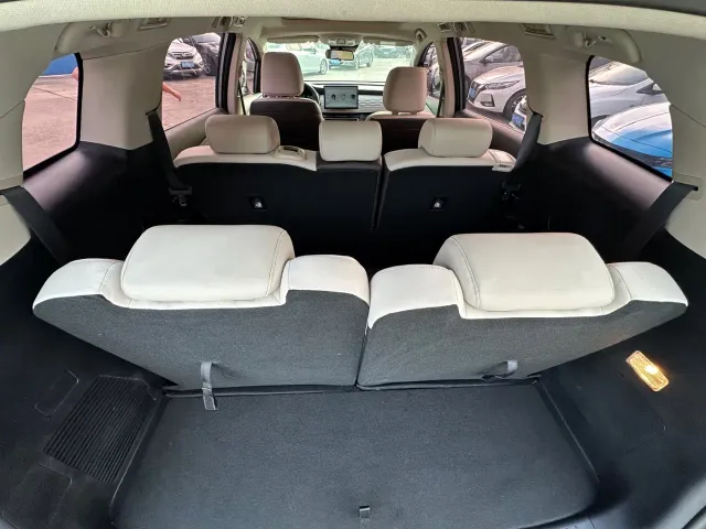 BYD Song MAX — Фото автомобиля 10