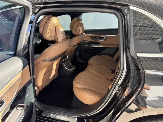 Mercedes-Benz E-Class — Фото автомобиля 21