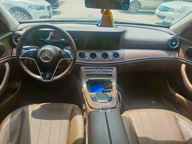 Mercedes-Benz E-Class — Фото автомобиля 11