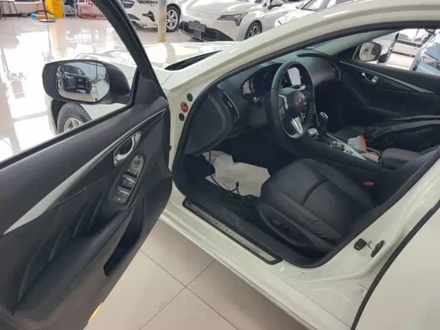 Infiniti Q50L — Фото автомобиля 15