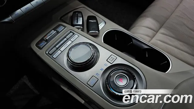 Genesis GV70 — Фото автомобиля 12