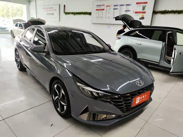 Hyundai Elantra — Фото автомобиля 2