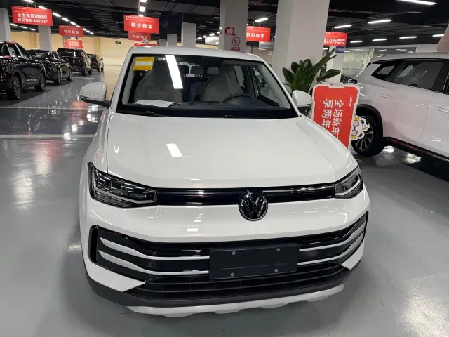 Фотография автомобиля — Volkswagen Tharu
