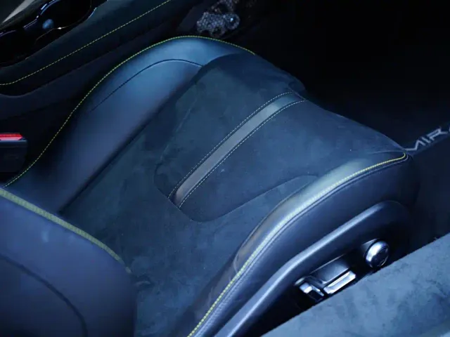 Lotus Emira — Фото автомобиля 28