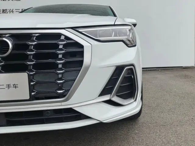 Audi Q3 — Фото автомобиля 17
