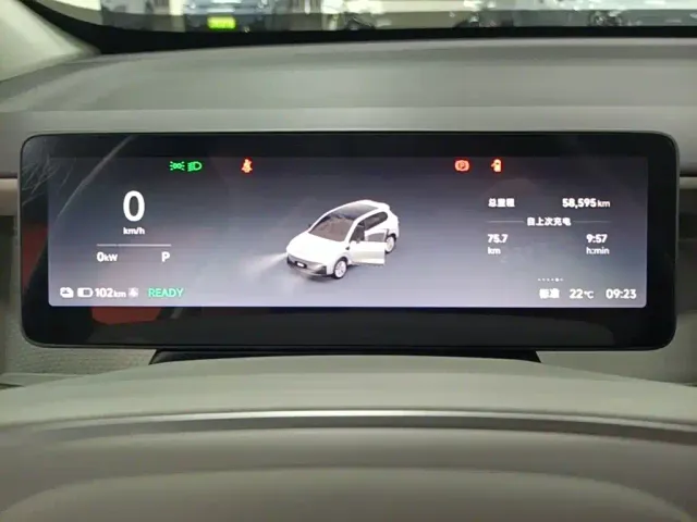 Leapmotor B10 — Фото автомобиля 11