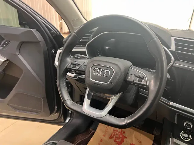 Audi Q3 — Фото автомобиля 14