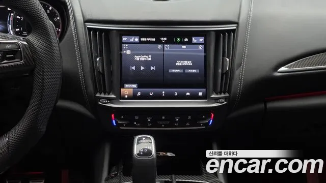 Maserati Levante — Фото автомобиля 17