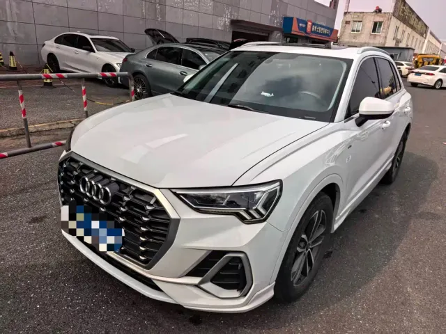 Фотография автомобиля — Audi Q3