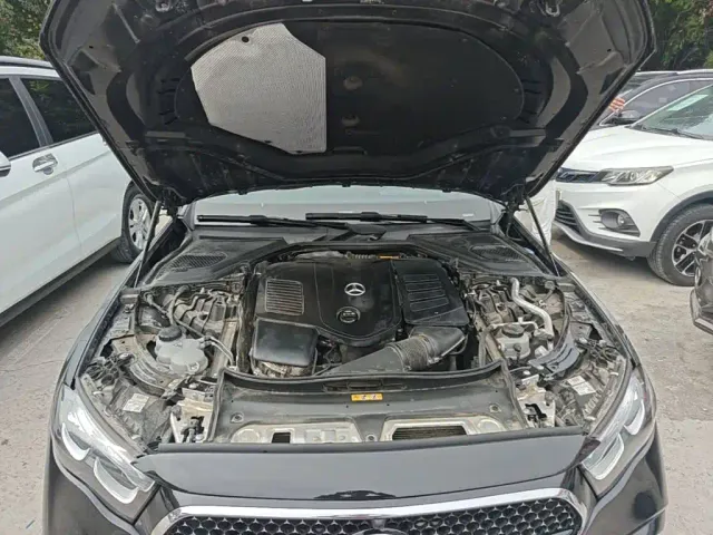 Mercedes-Benz E-Class — Фото автомобиля 19