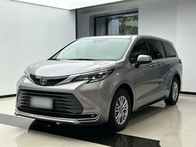 Фотография автомобиля — Toyota Sienna