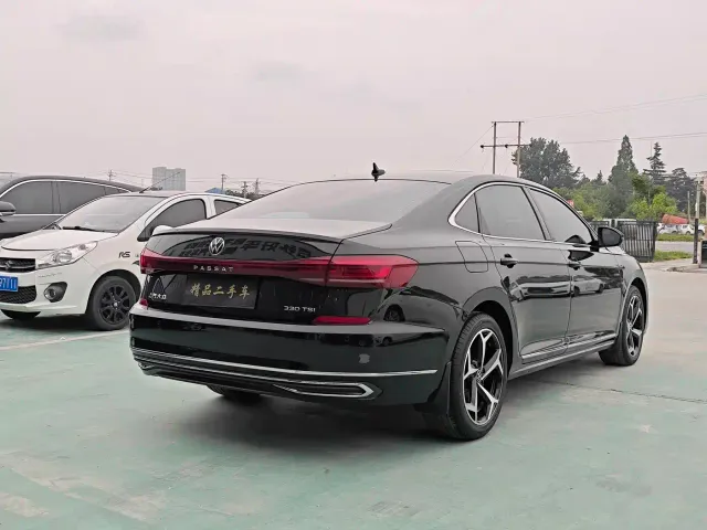 Volkswagen Passat — Фото автомобиля 17