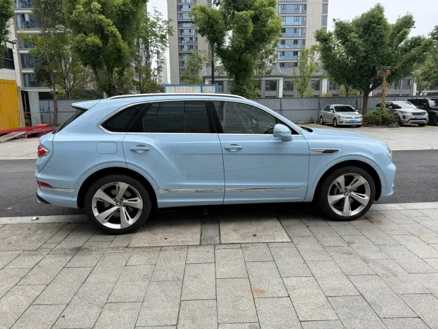 Bentley Bentayga — Фото автомобиля 6