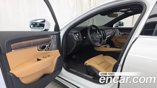 Volvo S90 — Фото автомобиля 15