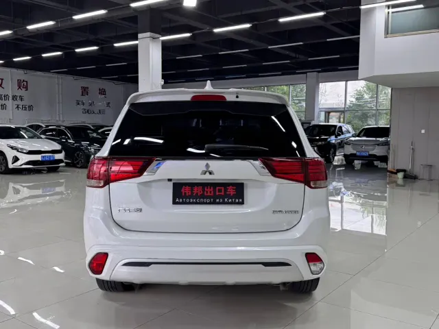Mitsubishi Outlander — Фото автомобиля 5