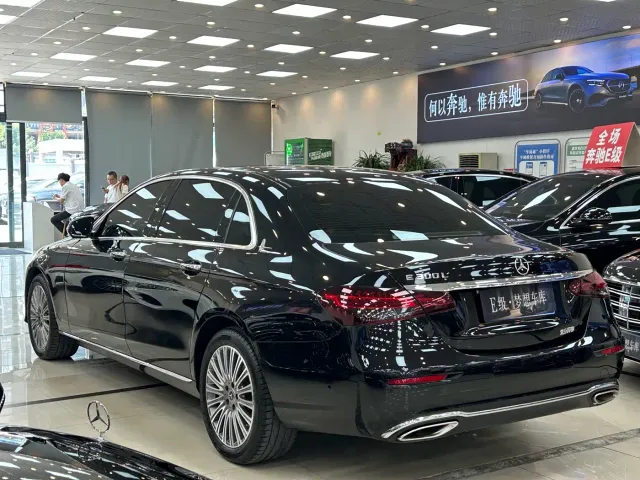 Mercedes-Benz E-Class — Фото автомобиля 6