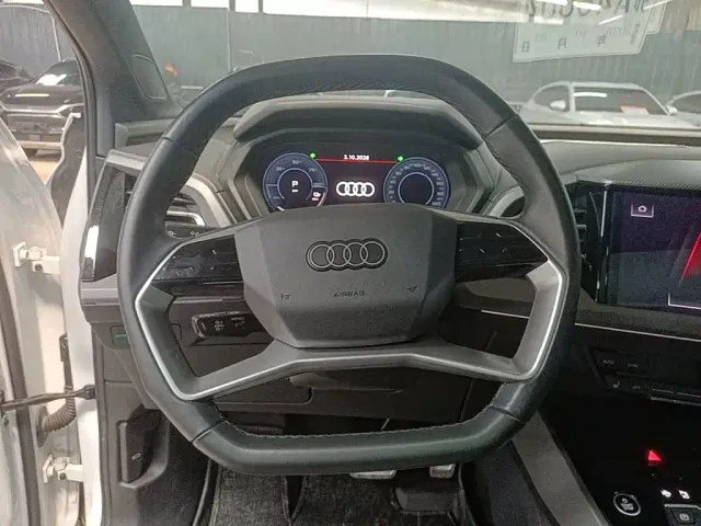 Audi Q5 e-tron — Фото автомобиля 10