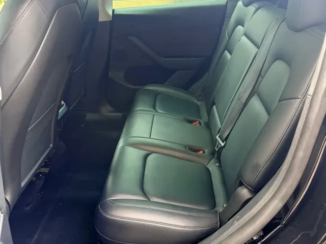 Tesla Model Y — Фото автомобиля 7