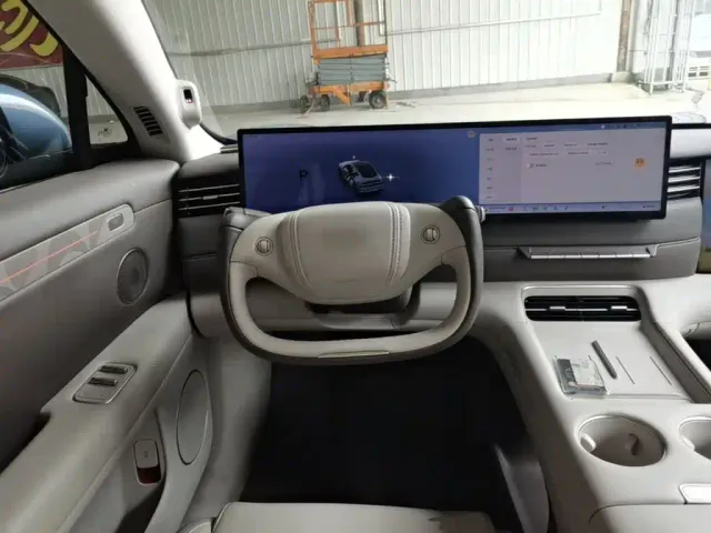 IM Motors LS6 — Фото автомобиля 10