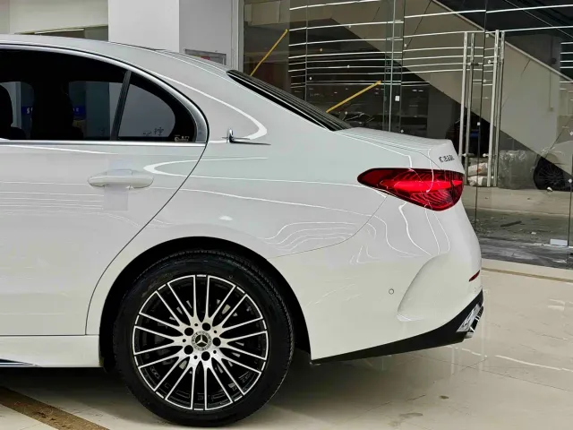 Mercedes-Benz C-Class — Фото автомобиля 3