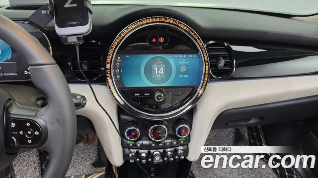 Mini Cooper — Фото автомобиля 10
