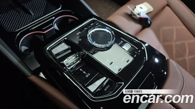 BMW 5 Series G60 — Фото автомобиля 12