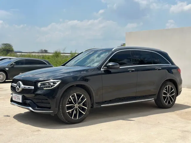 Фотография автомобиля — Mercedes-Benz GLC-Class