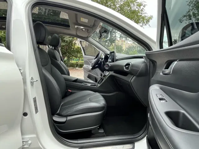Hyundai Santa Fe — Фото автомобиля 16