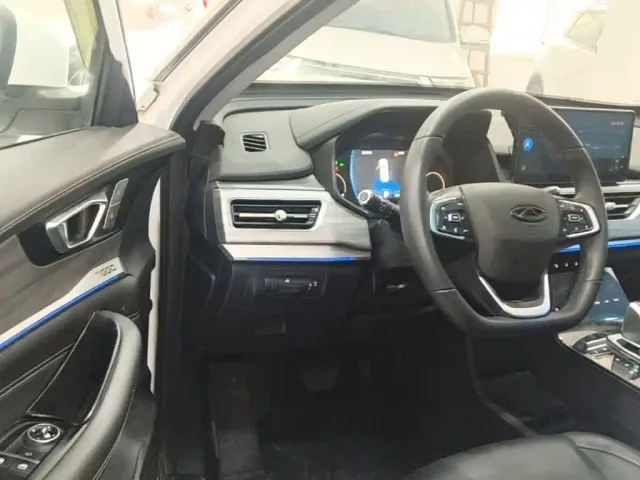 Chery Tiggo 8 — Фото автомобиля 15