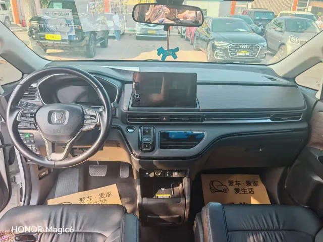 Honda Odyssey — Фото автомобиля 18