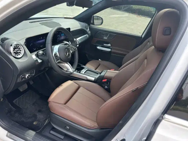 Mercedes-Benz EQB — Фото автомобиля 3
